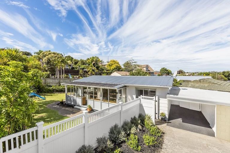 Photo of property in 5b Eagle Place, Red Beach, 0932