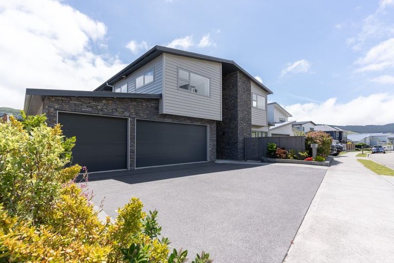 Photo of property in 22 Farnworth Terrace, Churton Park, Wellington, 6037
