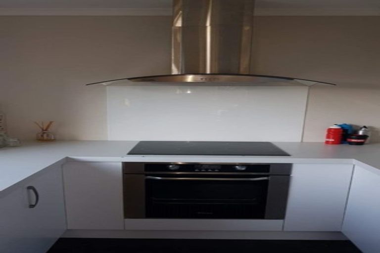 Photo of property in 16 Pono Place, Waiuku, 2123