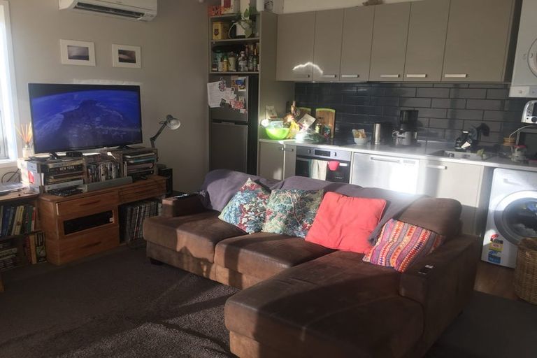 Photo of property in 77 Orangi Kaupapa Road, Northland, Wellington, 6012