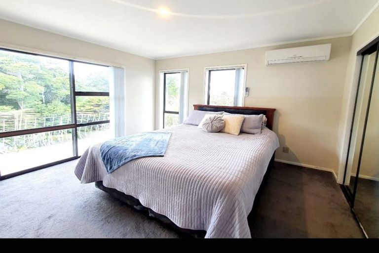Photo of property in 24 Eugenia Rise, Totara Heights, Auckland, 2105