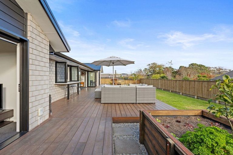 Photo of property in 3 Olive Close, Omokoroa, 3114