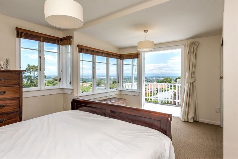 Photo of property in 108 Dyers Pass Road, Cashmere, Christchurch, 8022