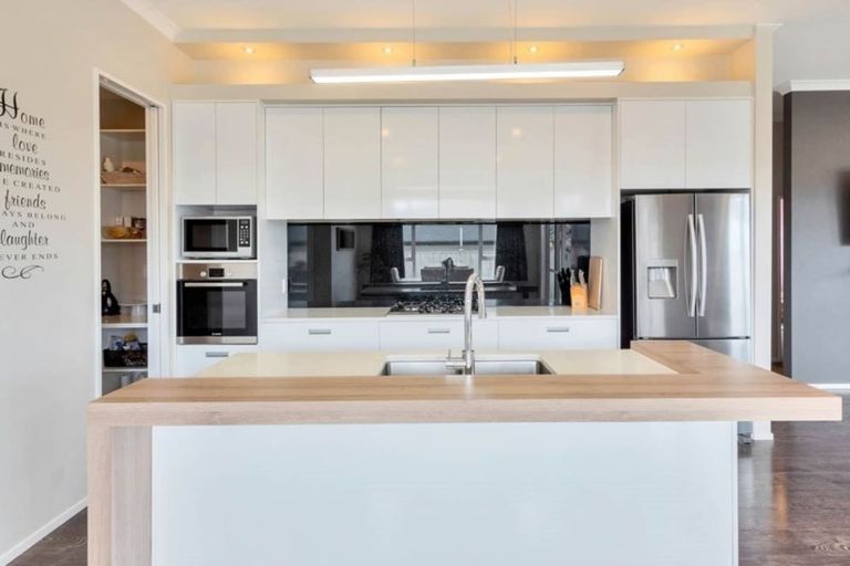 Photo of property in 135 Matua Road, Huapai, Kumeu, 0810