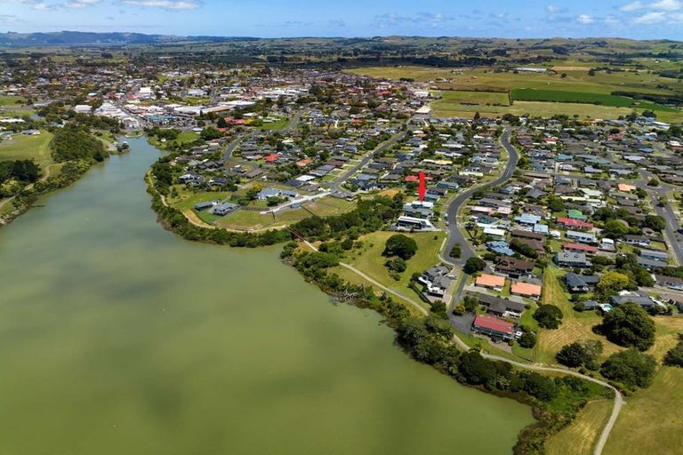 Photo of property in 55 Edgewater Parade, Waiuku, 2123