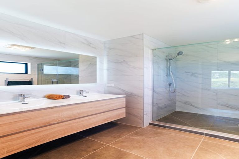 Photo of property in 37 Horokaka Street, Massey, 0614