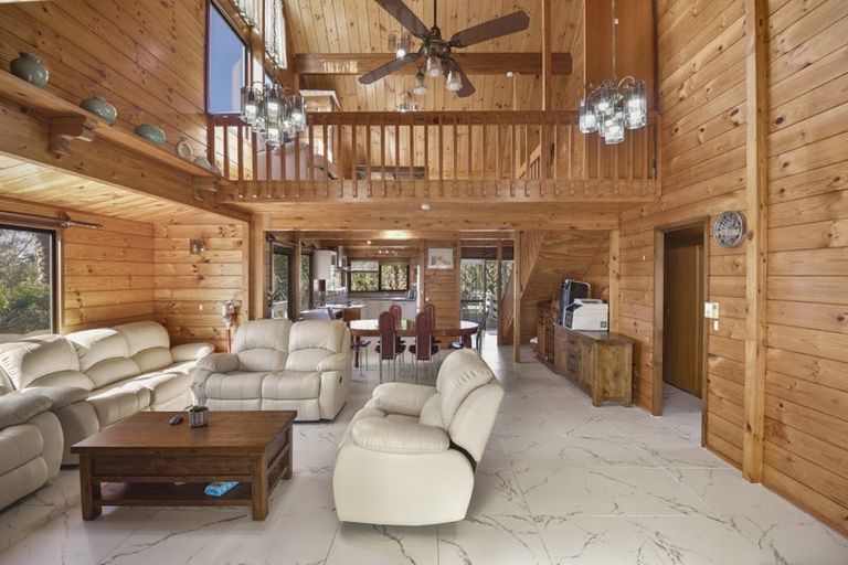 Photo of property in 205 Whangaparaoa Road, Red Beach, 0932