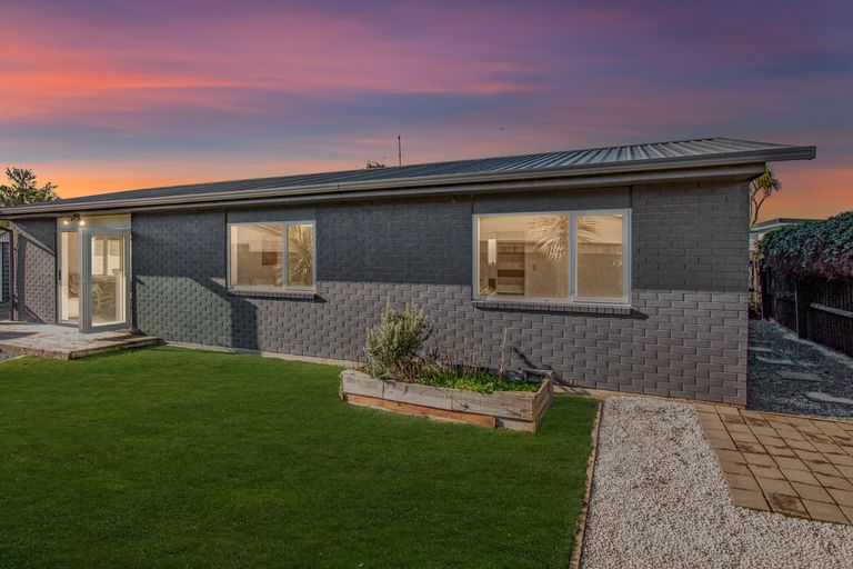 Photo of property in 62a Travis Road, Burwood, Christchurch, 8083