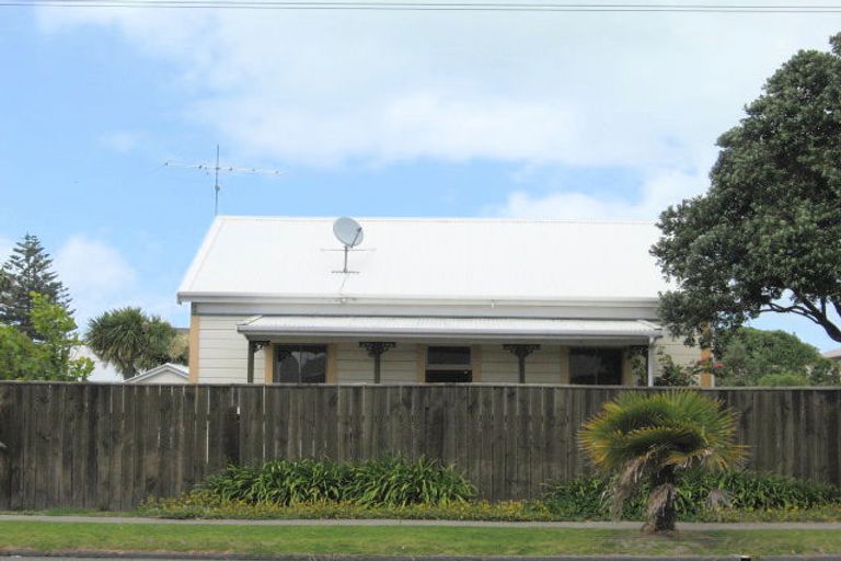 Photo of property in 52 Awapuni Road, Awapuni, Gisborne, 4010