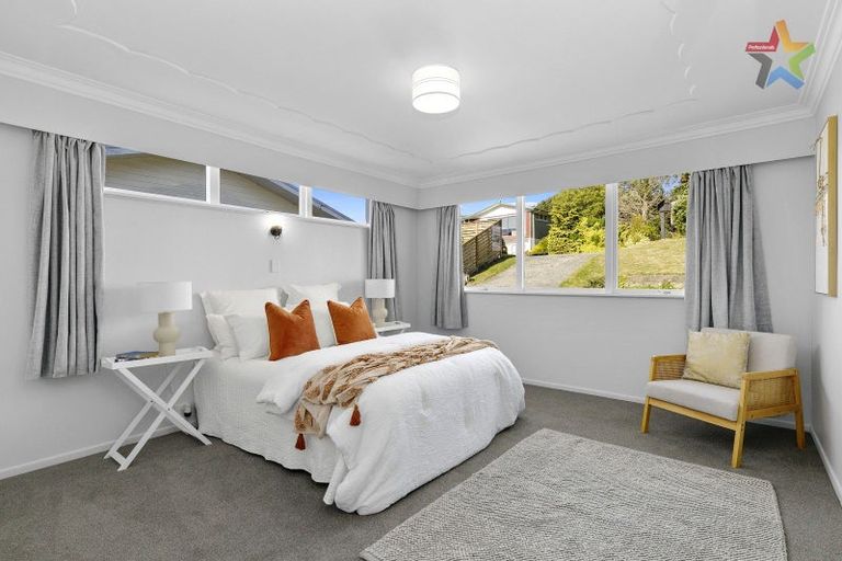 Photo of property in 84 Holborn Drive, Stokes Valley, Lower Hutt, 5019