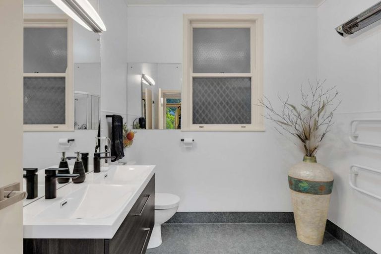 Photo of property in 27 Marian Drive, Inner Kaiti, Gisborne, 4010