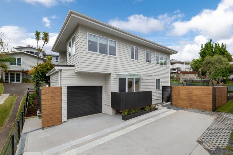 Photo of property in 30 Wyoming Avenue, Murrays Bay, Auckland, 0630