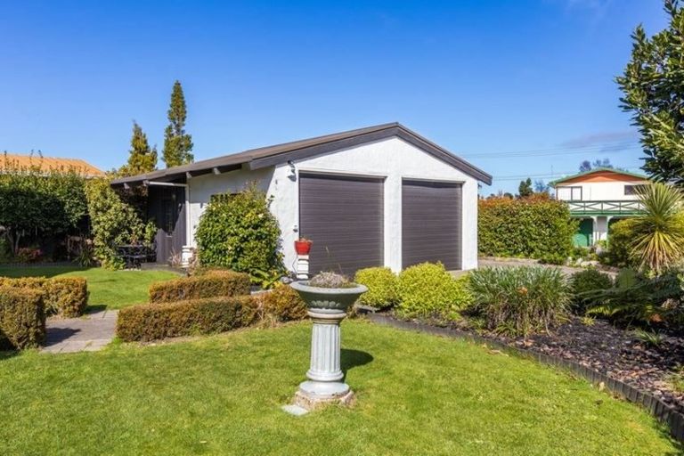 Photo of property in 735 Acacia Bay Road, Acacia Bay, Taupo, 3330
