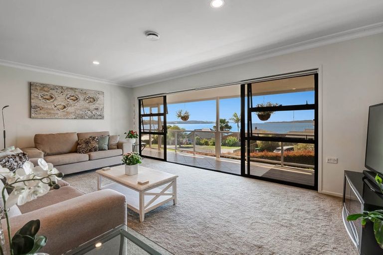 Photo of property in 19 Kahurangi Place, Snells Beach, 0920