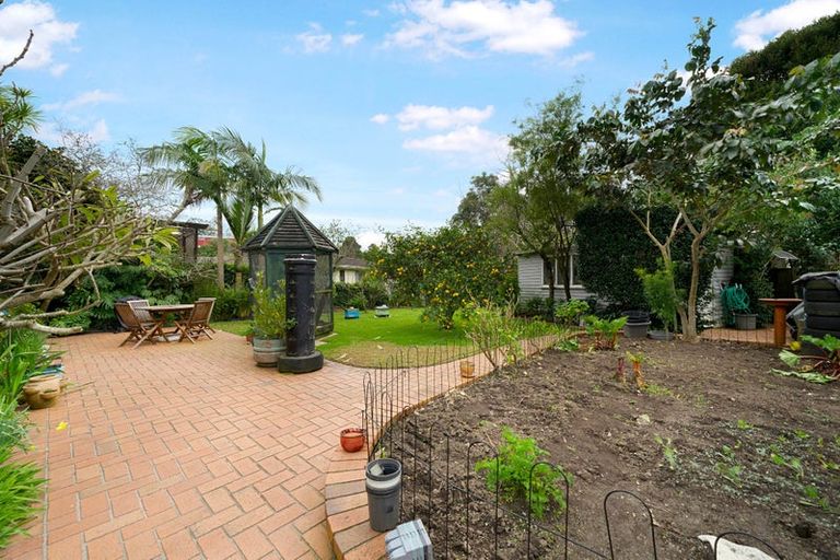 Photo of property in 2/18a Clayburn Road, Glen Eden, Auckland, 0602