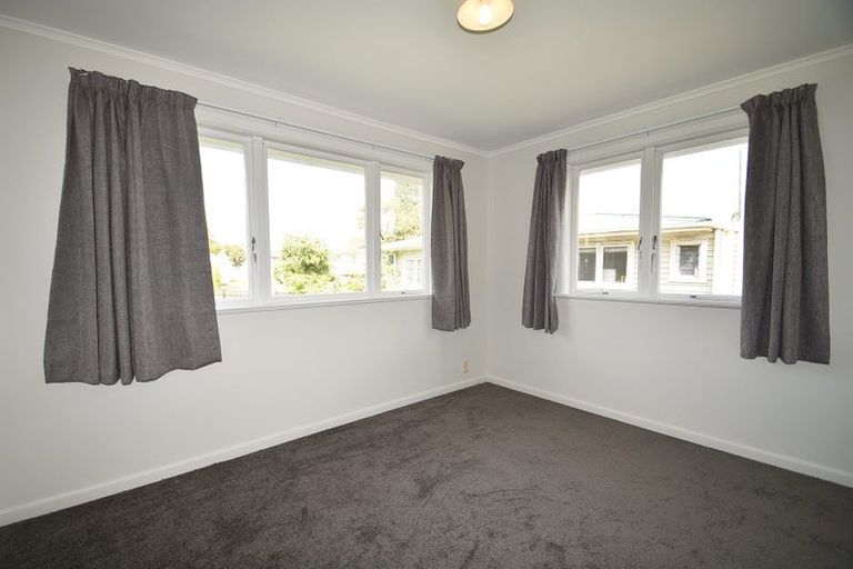 Photo of property in 4 Woodford Avenue, Henderson, Auckland, 0610