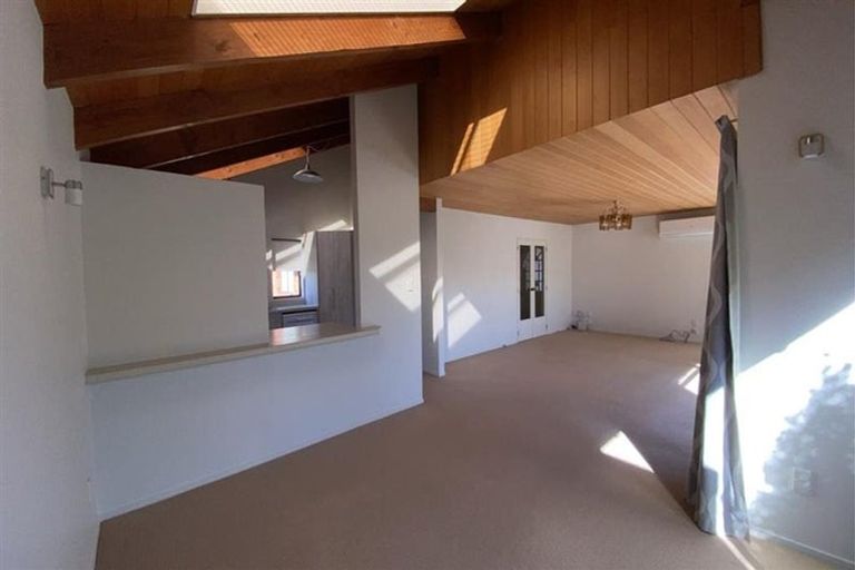 Photo of property in 240b Devonport Road, Tauranga, 3110