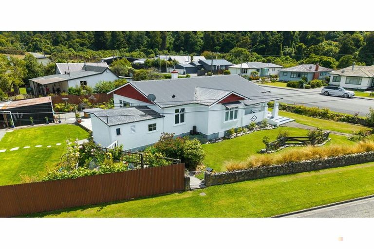 Photo of property in 26 Jollie Street, Geraldine, 7930