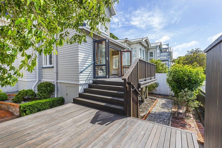 Photo of property in 85 Grant Road, Thorndon, Wellington, 6011