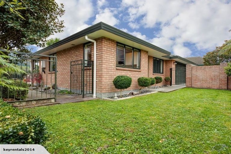 Photo of property in 2a Redwood Street, Elderslea, Upper Hutt, 5018