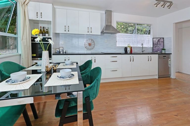 Photo of property in 10a Harding Avenue, Te Atatu South, Auckland, 0610