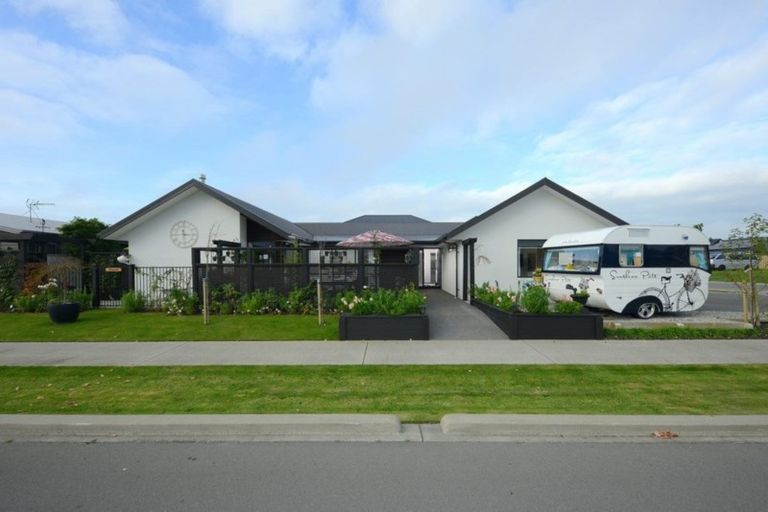 Photo of property in 10 Chimera Street, Pegasus, 7612