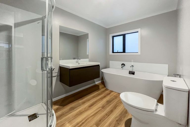 Photo of property in 10 Rotoiti Place, Paraparaumu, 5032