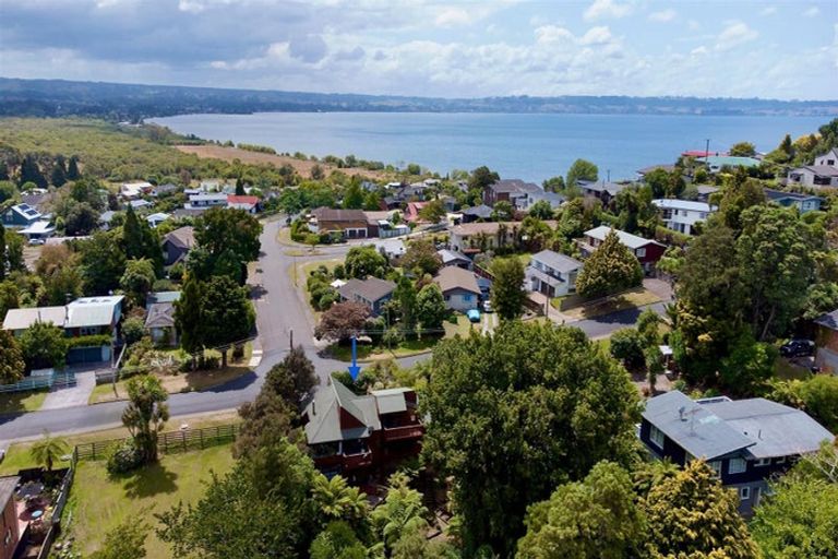 Photo of property in 62 Grand Vue Road, Kawaha Point, Rotorua, 3010