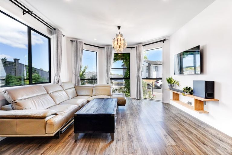 Photo of property in 7 Keiha Crescent, Massey, Auckland, 0614