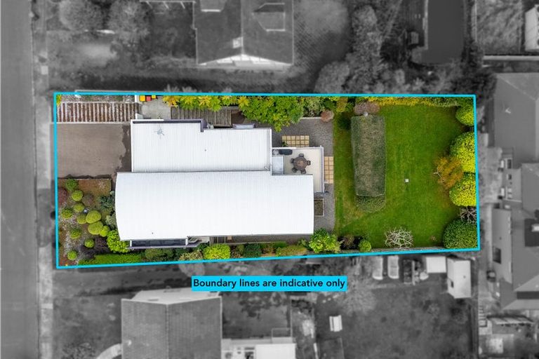 Photo of property in 110 Winara Avenue, Waikanae, 5036