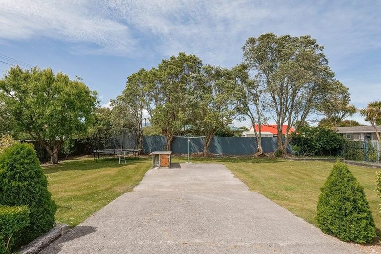 Photo of property in 22 Queen Street, Westport, 7825