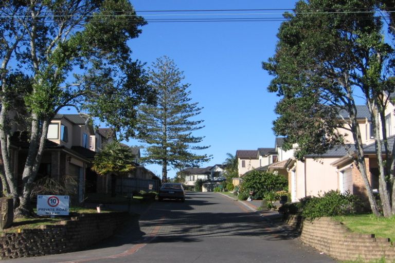 Photo of property in 45 Redoubt Road, Goodwood Heights, Auckland, 2105
