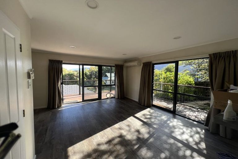 Photo of property in 73 Mcdonnell Road, Arrowtown, 9302