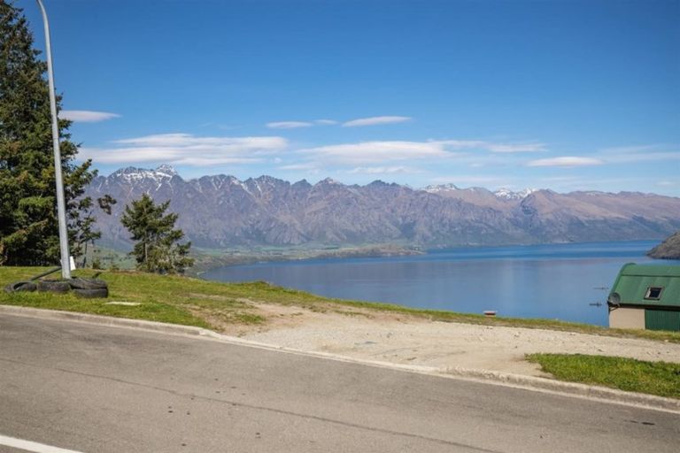 Photo of property in 57 Greenstone Place, Fernhill, Queenstown, 9300