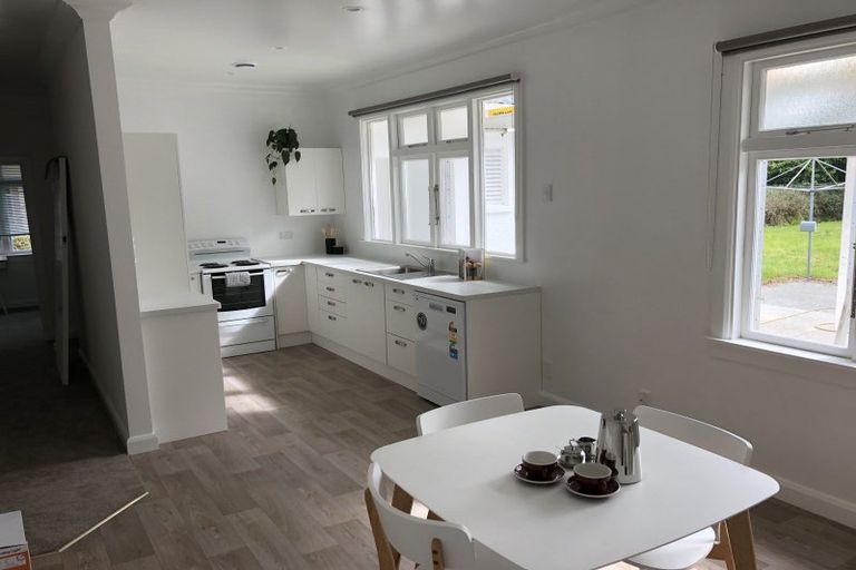 Photo of property in 12 Karina Terrace, Roslyn, Palmerston North, 4414