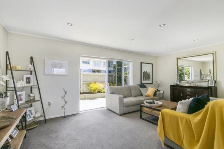 Photo of property in 7 Acacia Avenue, Maungaraki, Lower Hutt, 5010