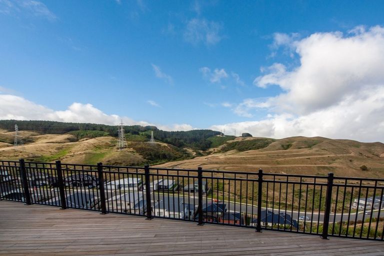 Photo of property in 17 Hattersley Grove, Churton Park, Wellington, 6037