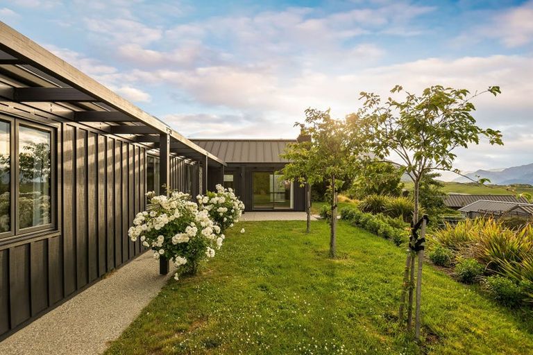 Photo of property in 10 Ellesmere Avenue, Jacks Point, Queenstown, 9371