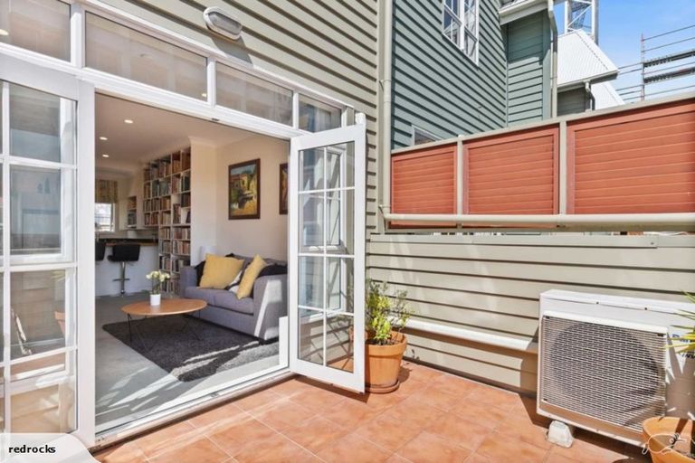 Photo of property in 44 Pipitea Street, Thorndon, Wellington, 6011