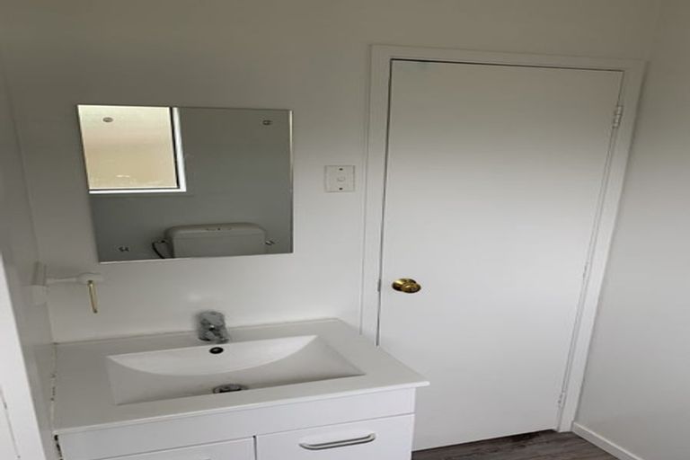 Photo of property in 2/108 Portage Road, New Lynn, Auckland, 0600