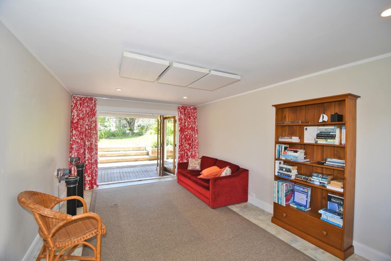 Photo of property in 1 Penguin Street, Leigh, 0985