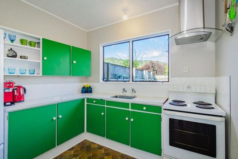 Photo of property in 70 Belvedere Avenue, Waikanae, 5036