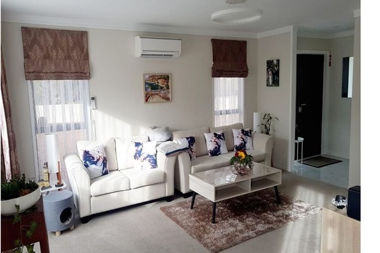 Photo of property in 71b Solar Road, Glen Eden, Auckland, 0602