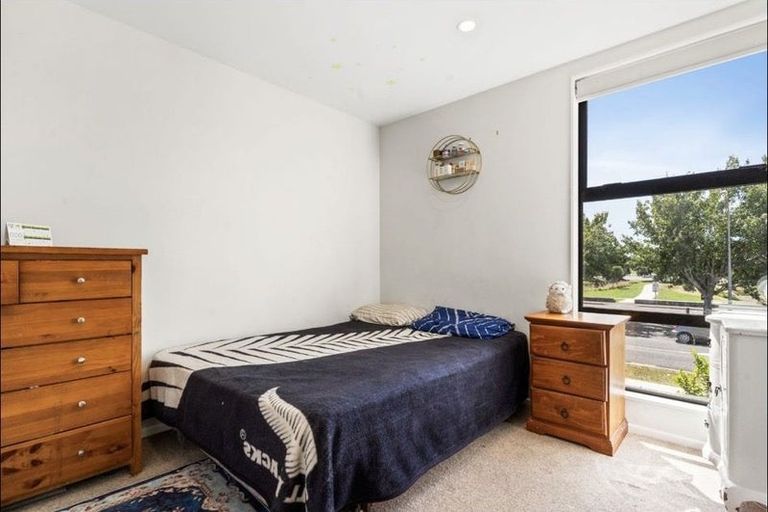 Photo of property in 83 Walters Road, Papakura, Takanini, 2110