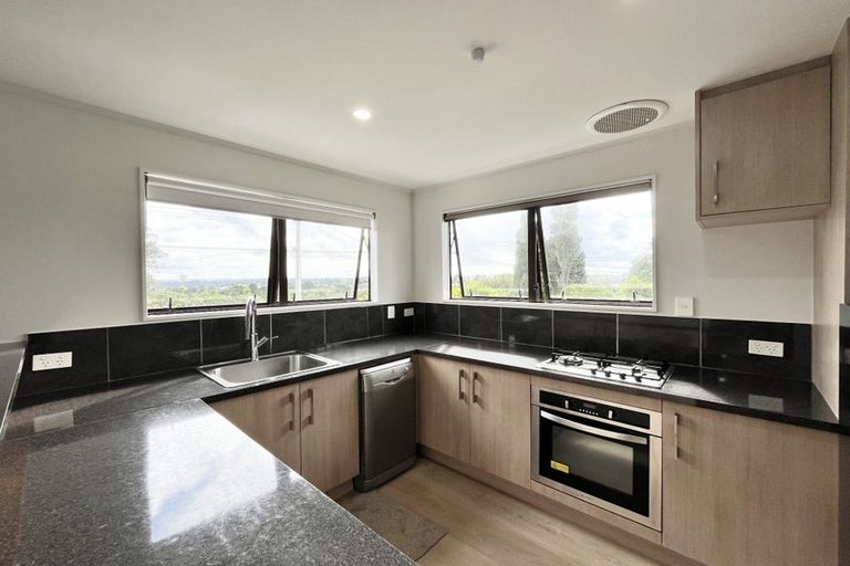 Photo of property in 1/219 Glenfield Road, Hillcrest, Auckland, 0627