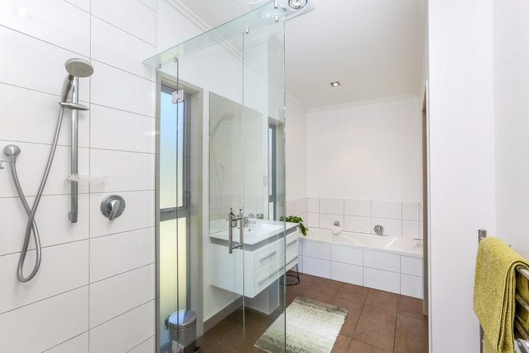 Photo of property in 371d Mangorei Road, Merrilands, New Plymouth, 4312