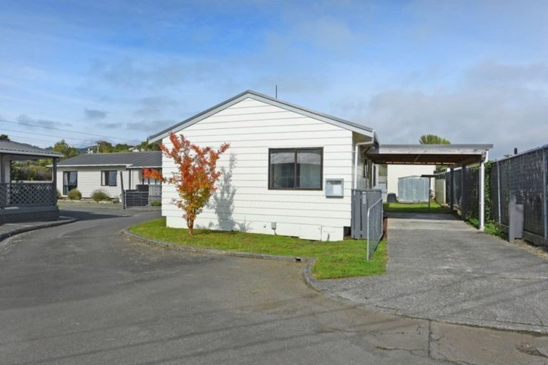 Photo of property in 264b Fergusson Drive, Heretaunga, Upper Hutt, 5018