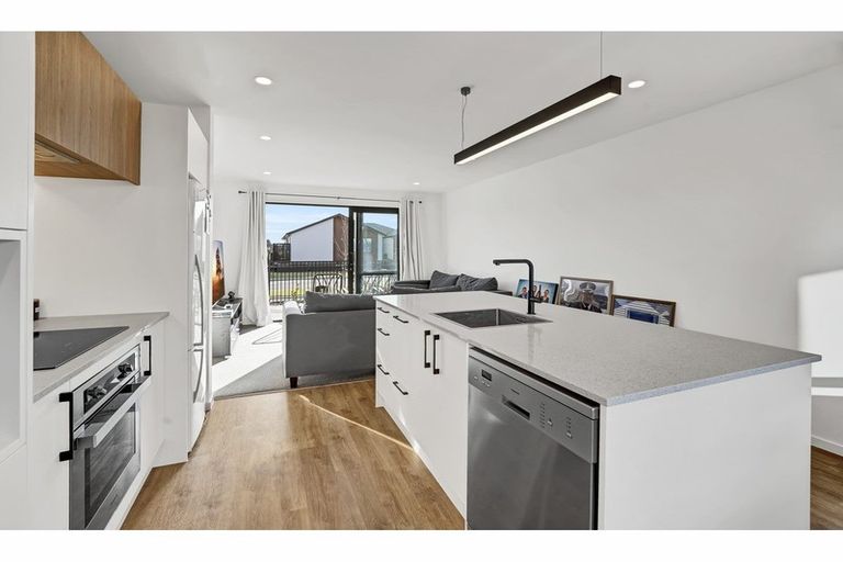 Photo of property in 10 Miromiro Street, Broomfield, Christchurch, 8042