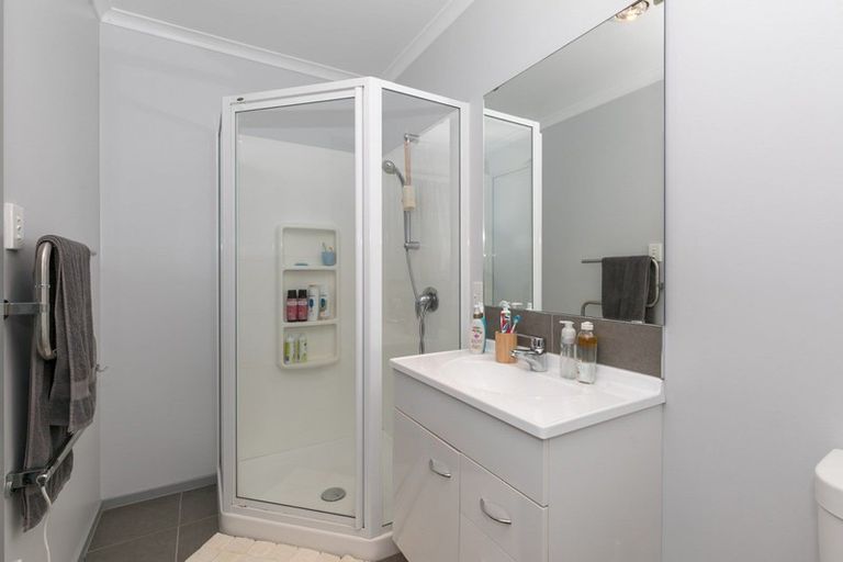 Photo of property in 12 Ruske Place, Grandview Heights, Hamilton, 3200