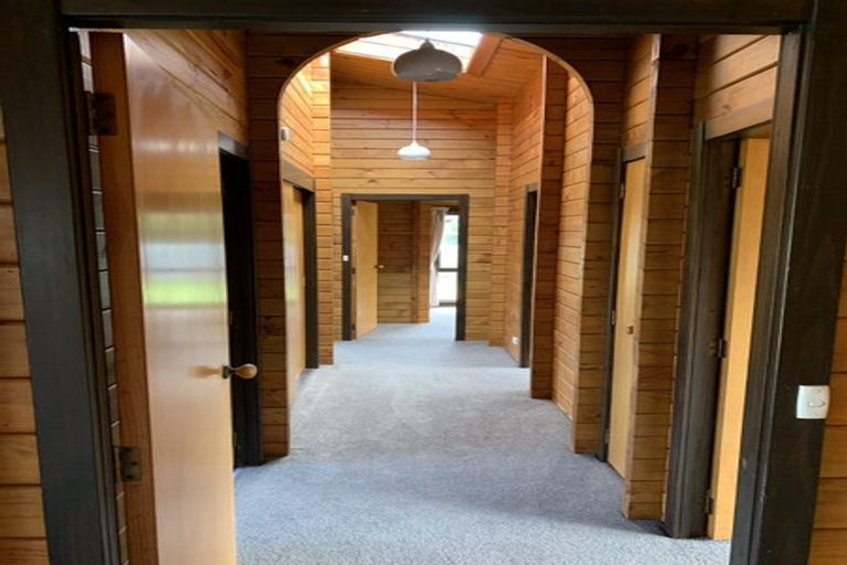 Photo of property in 10 Moenui Avenue, Orewa, 0931